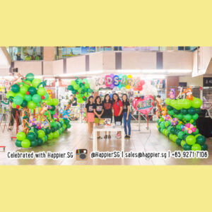 Safari animal balloon landscape