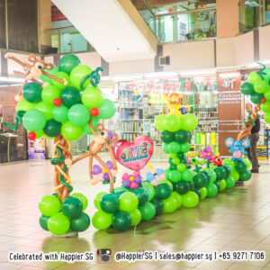 Safari animal balloon column and landscape