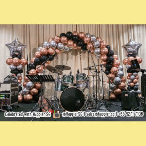 Chrome spiral balloon arch decoration